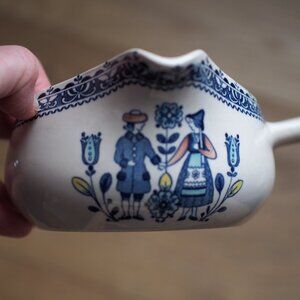 Johnson's Brothers | Vintage 'Hearts & Flowers' 1974-'89 Staffordshire, England